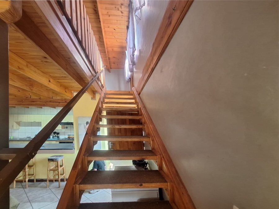 6 Bedroom Property for Sale in Meerhof North West
